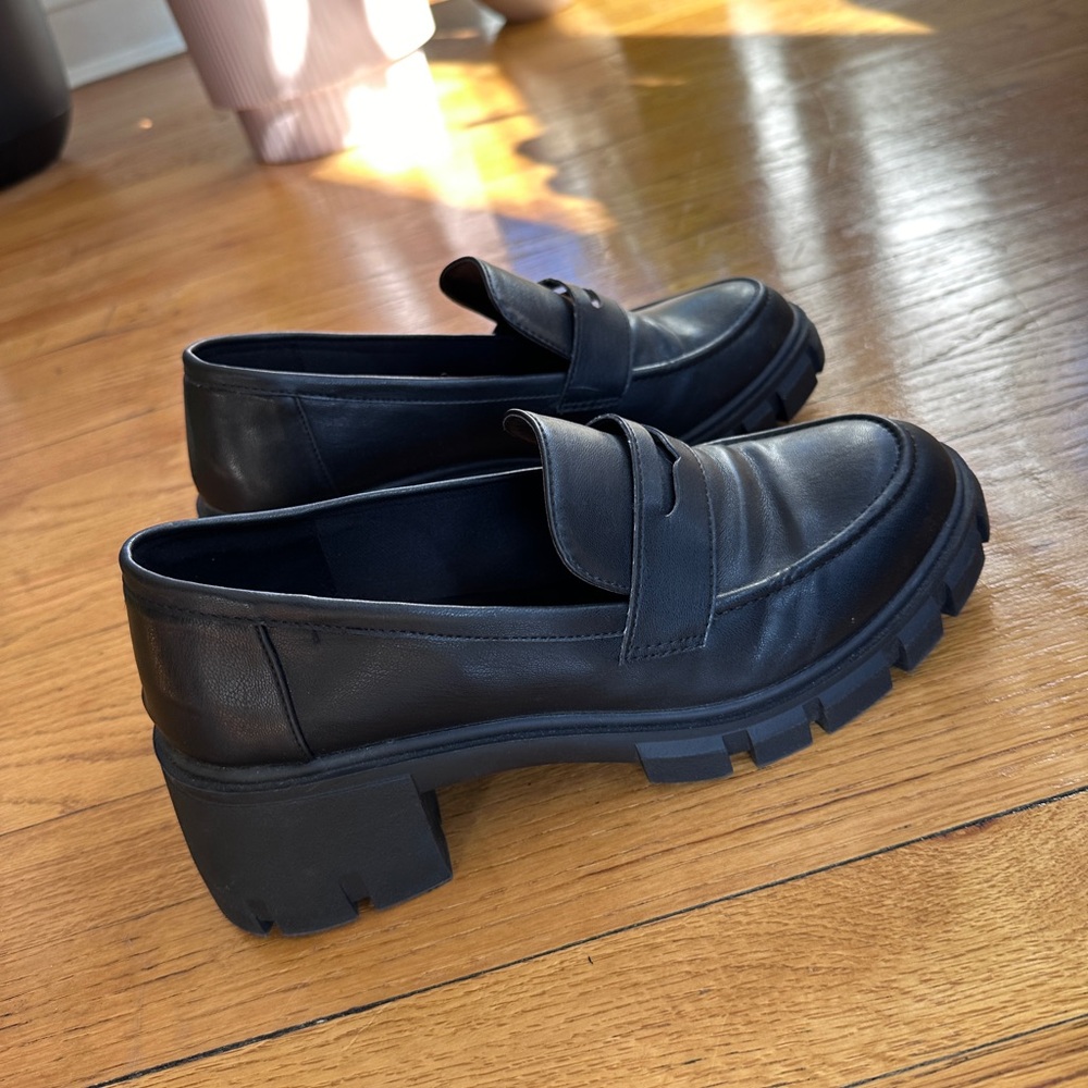 Cushionaire Pierce Platform lug sole loafer size 10